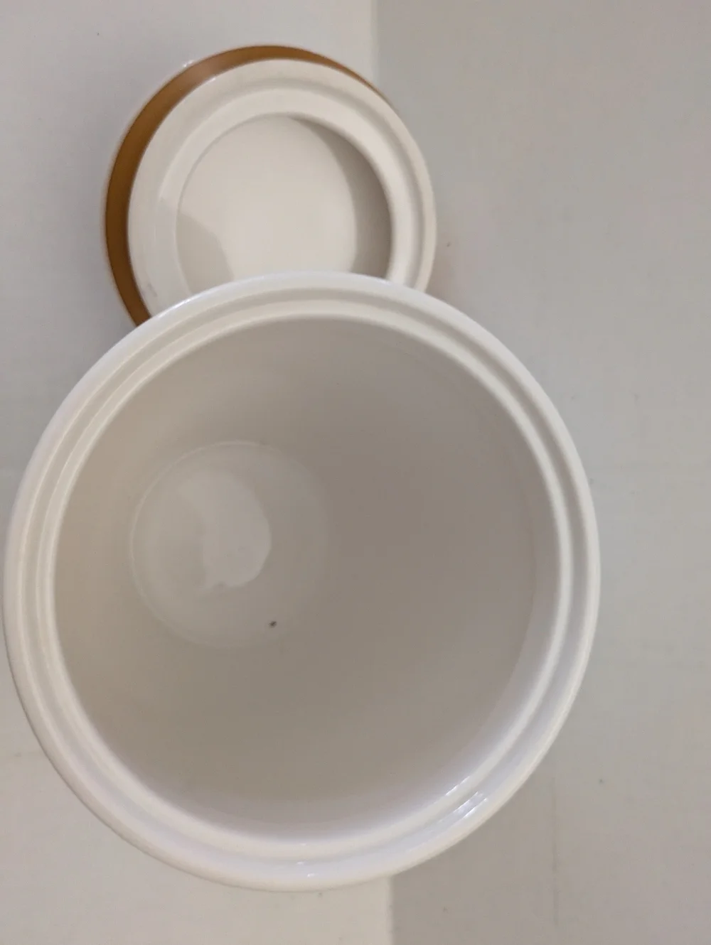 Starbucks At Home Collection 2004 ivory/White canister With Lid